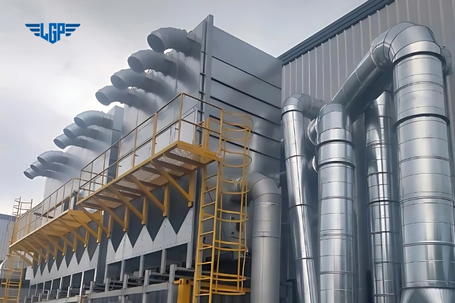 Hệ thống hút bụi được Lê Gia Phát lắp đặt cho nhà máy sản xuất đồ gỗ nội thất Tiền Giang