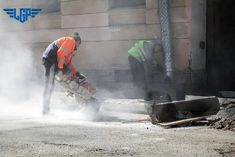 Bụi xi măng phát sinh từ quá trình sản xuất hoặc sử dụng xi măng