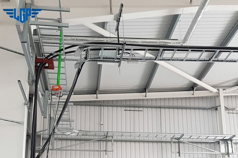 Công tác lắp đặt thang máng cáp điện