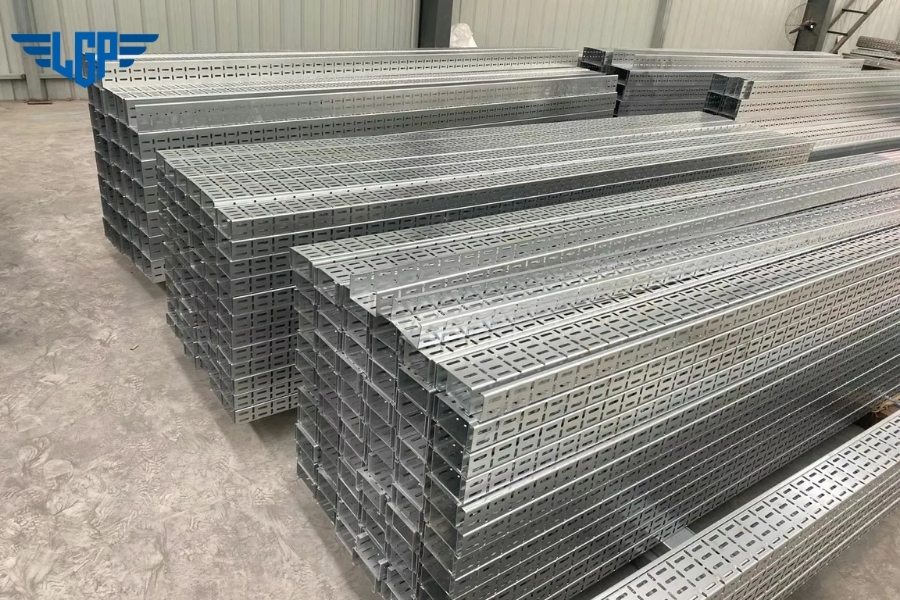 Ưu điểm của máng cáp đột lỗ